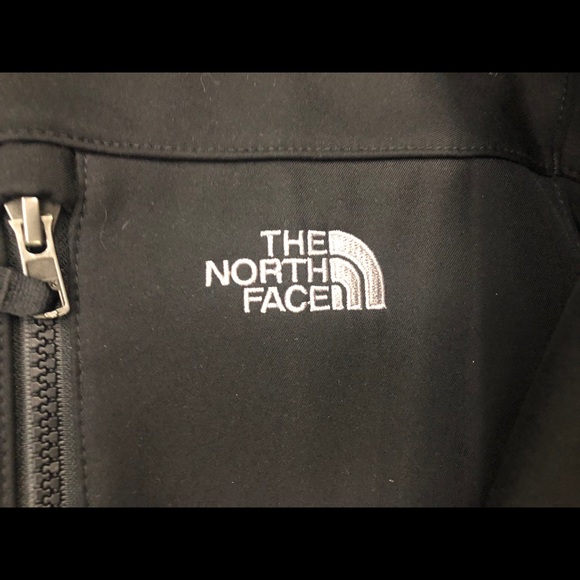 North Face Boys Black Jacket - Picture 2 of 6